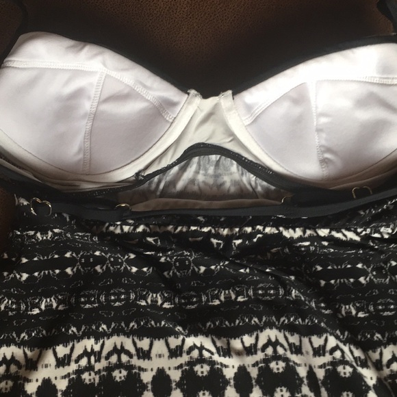 Badgely Mischka Tankini Top - Picture 13 of 15